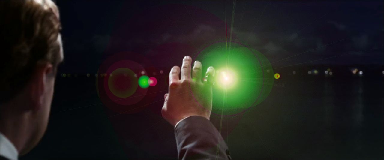 the great gatsby explain the significance of the green light